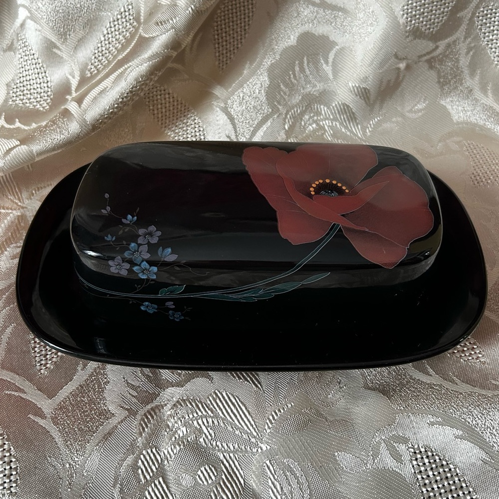 Mikasa butter dish Intaglio Trinidad Floral decoration on black